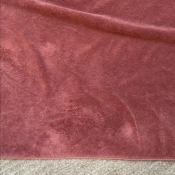 Luxurious Rose Bath Towel - Picture 6 of 10